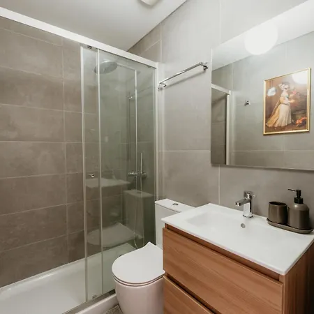 Orange House - Elegant Two-bedroom 1e Apartamento