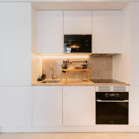 Orange House - Elegant Two-bedroom 1e Apartament Lizbona