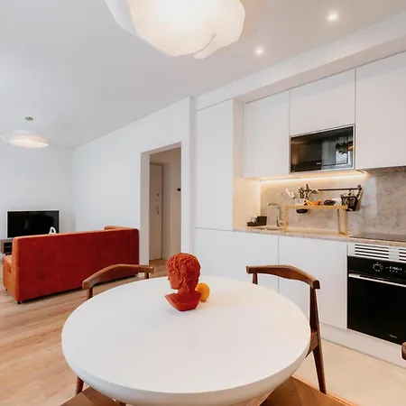 Orange House - Elegant Two-bedroom 1e Lisbon