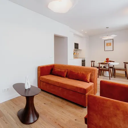 Orange House - Elegant Two-bedroom 1e Lägenhet *